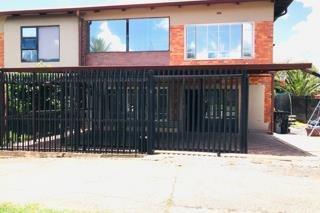 3 Bedroom Property for Sale in Roseacres Gauteng
