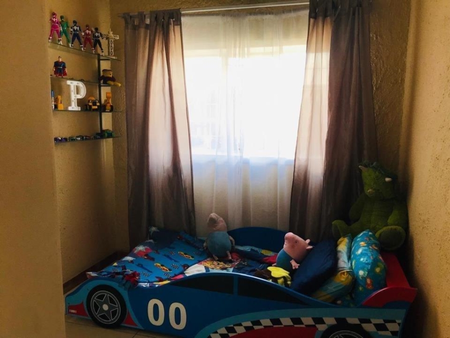3 Bedroom Property for Sale in Roseacres Gauteng