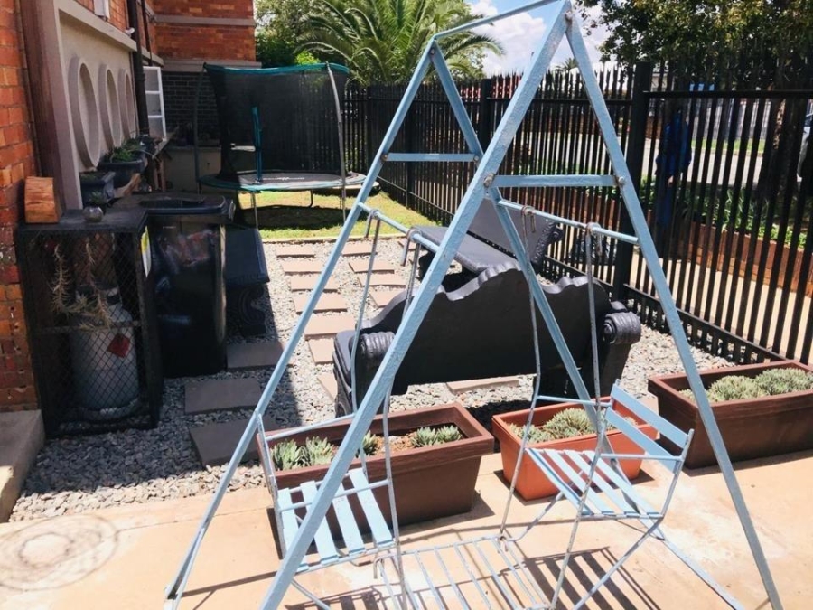 3 Bedroom Property for Sale in Roseacres Gauteng