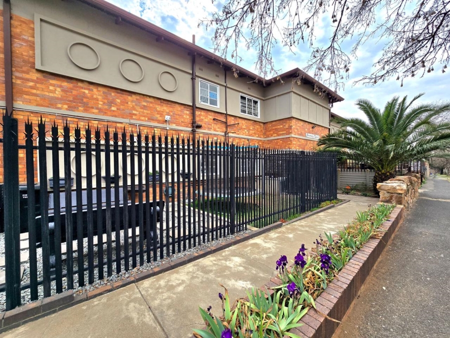 3 Bedroom Property for Sale in Roseacres Gauteng