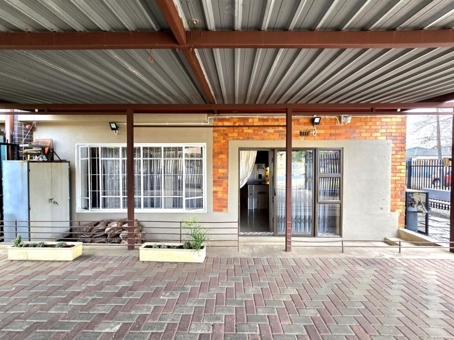 3 Bedroom Property for Sale in Roseacres Gauteng