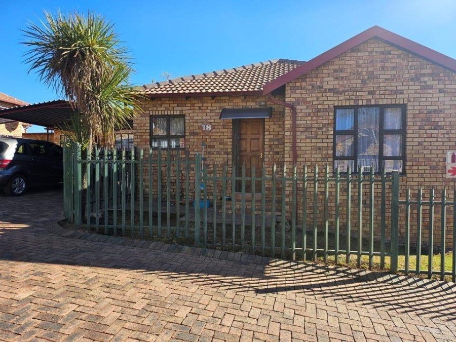 2 Bedroom Property for Sale in South Crest Gauteng