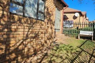 2 Bedroom Property for Sale in South Crest Gauteng
