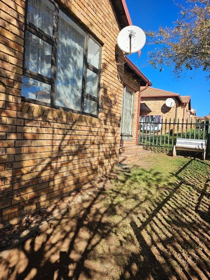 2 Bedroom Property for Sale in South Crest Gauteng