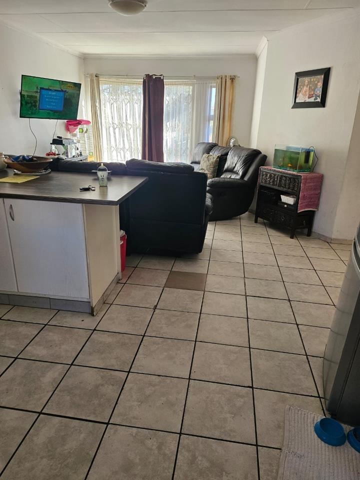 2 Bedroom Property for Sale in South Crest Gauteng