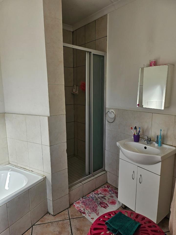 2 Bedroom Property for Sale in South Crest Gauteng