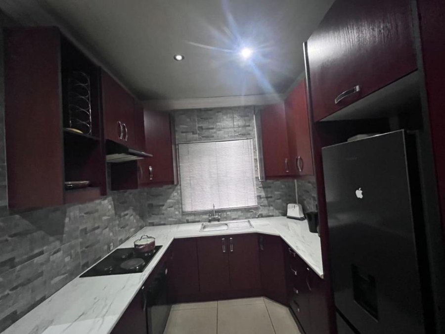 3 Bedroom Property for Sale in Roodekop Gauteng