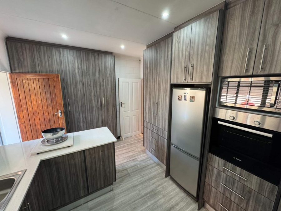 4 Bedroom Property for Sale in Brackendowns Gauteng