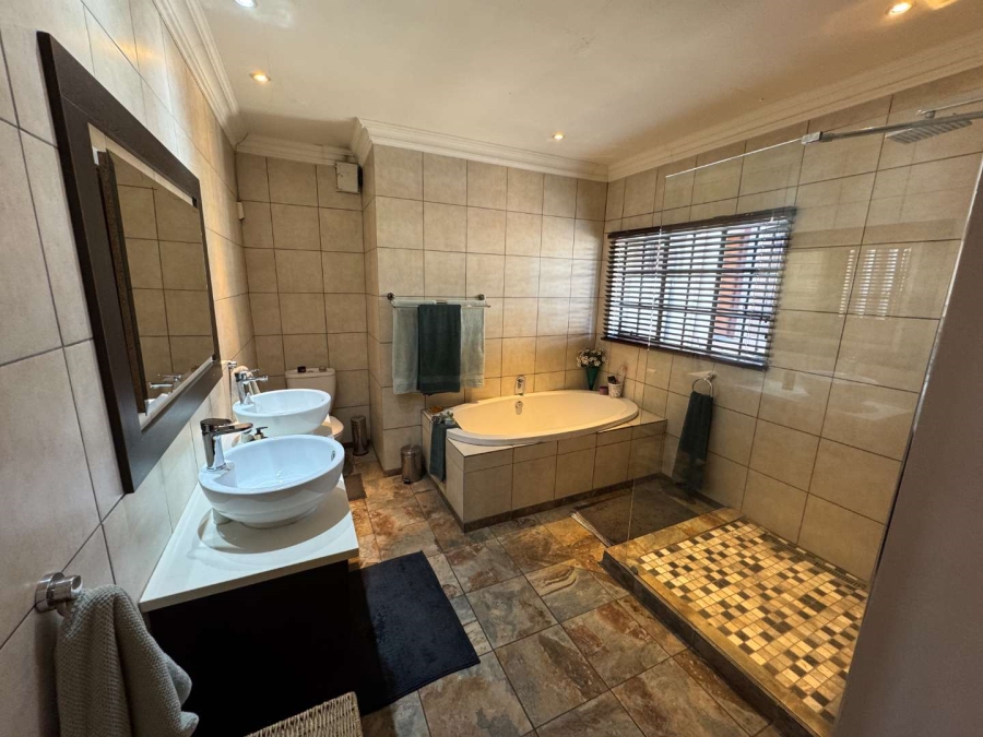 4 Bedroom Property for Sale in Brackendowns Gauteng