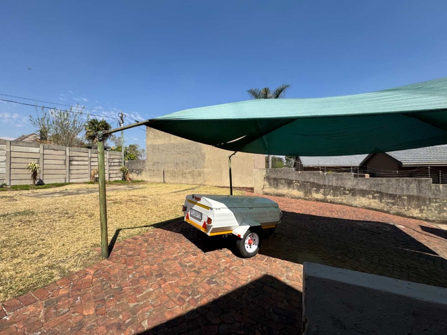 4 Bedroom Property for Sale in Brackendowns Gauteng