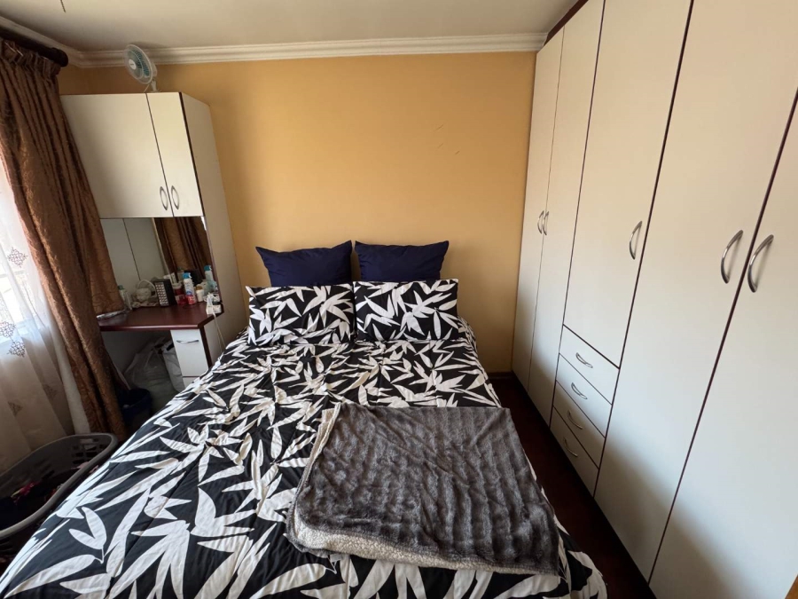 6 Bedroom Property for Sale in Brackendowns Gauteng