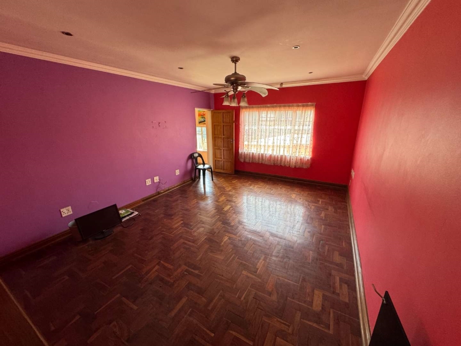 6 Bedroom Property for Sale in Brackendowns Gauteng