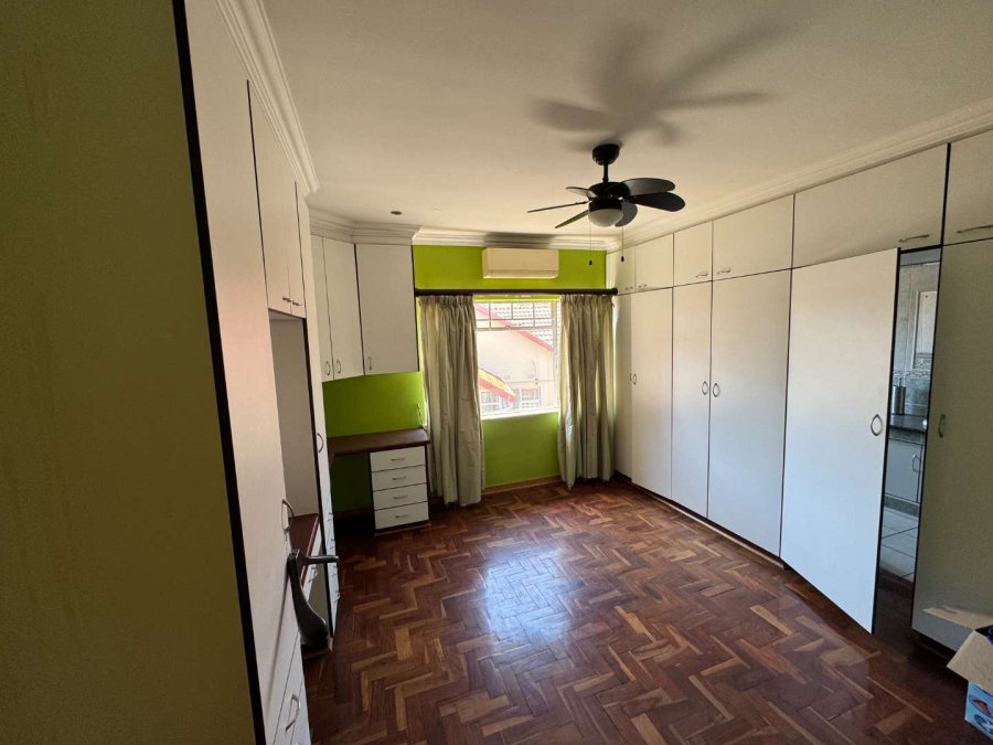 6 Bedroom Property for Sale in Brackendowns Gauteng