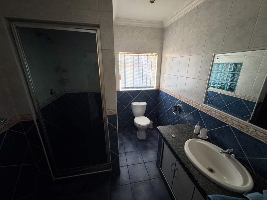 6 Bedroom Property for Sale in Brackendowns Gauteng