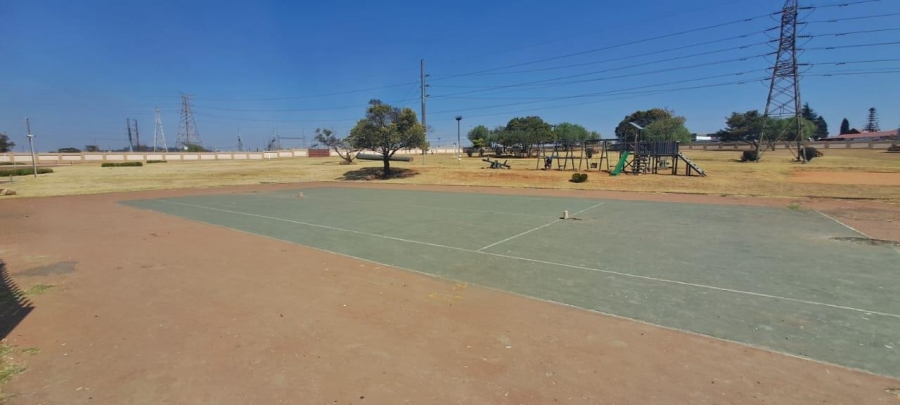 1 Bedroom Property for Sale in Mondeor Gauteng