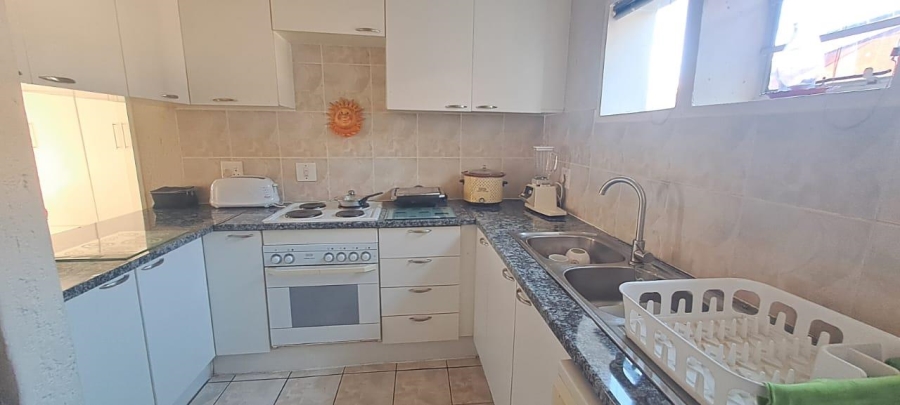 1 Bedroom Property for Sale in Mondeor Gauteng