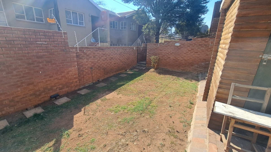 To Let 2 Bedroom Property for Rent in Ferndale Gauteng