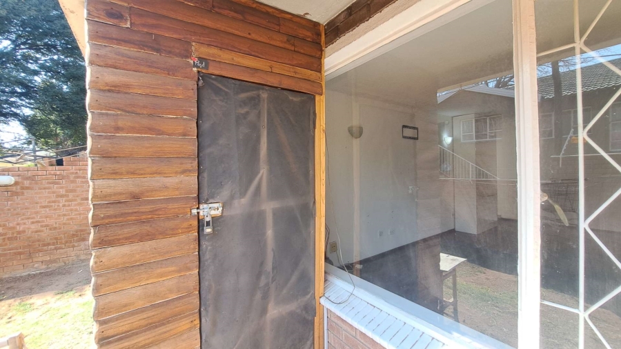 To Let 2 Bedroom Property for Rent in Ferndale Gauteng