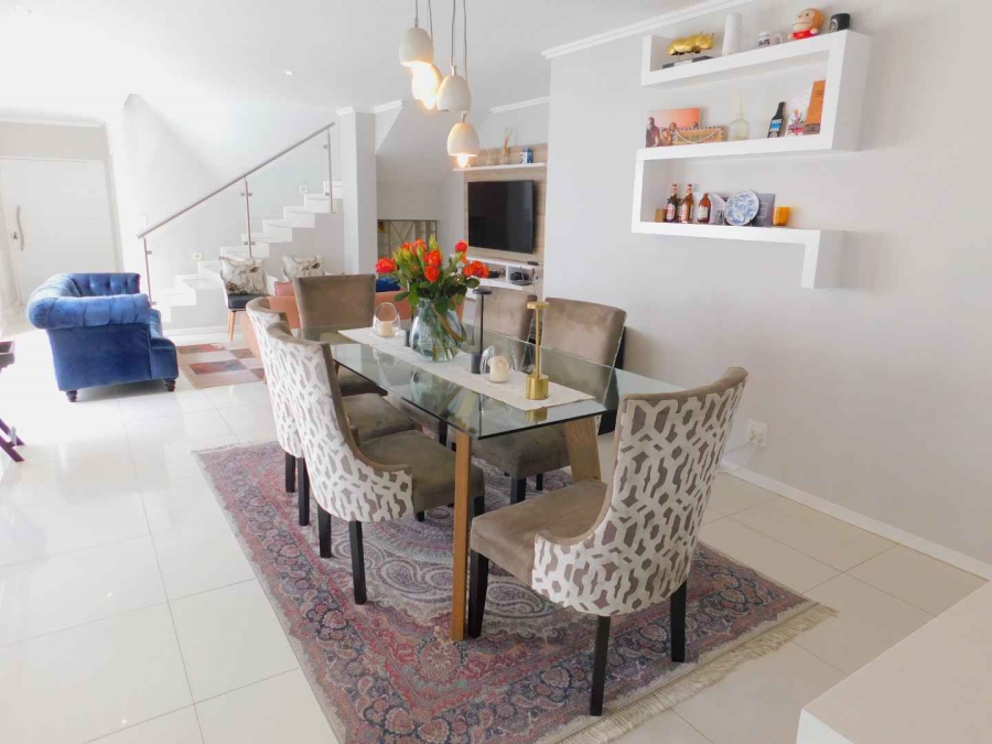 To Let 4 Bedroom Property for Rent in Bryanston Gauteng