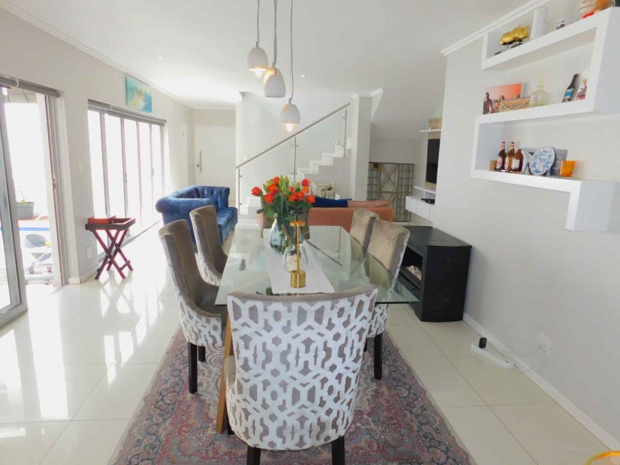 To Let 4 Bedroom Property for Rent in Bryanston Gauteng