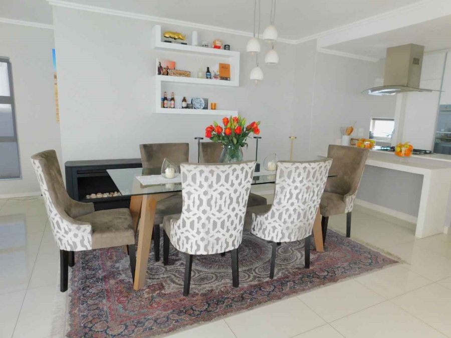 To Let 4 Bedroom Property for Rent in Bryanston Gauteng