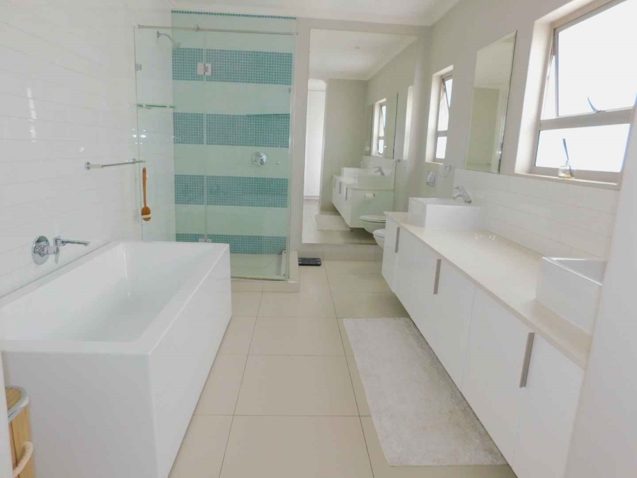 To Let 4 Bedroom Property for Rent in Bryanston Gauteng