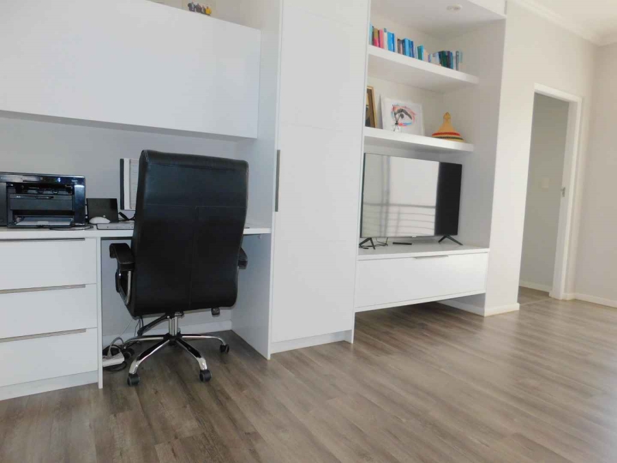 To Let 4 Bedroom Property for Rent in Bryanston Gauteng