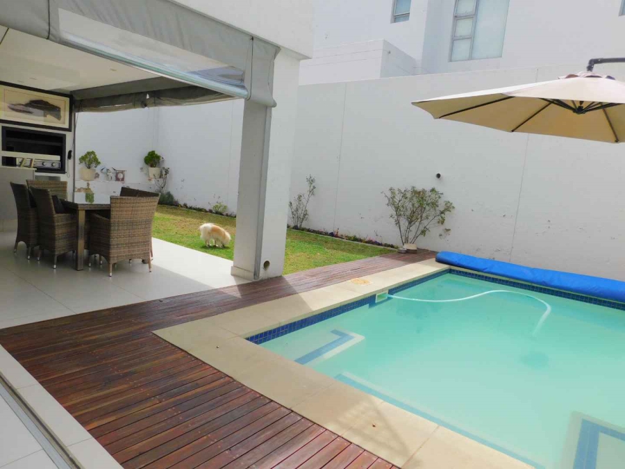 To Let 4 Bedroom Property for Rent in Bryanston Gauteng
