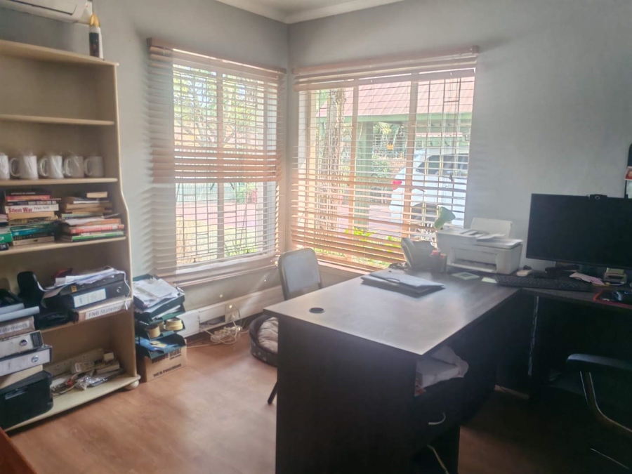 5 Bedroom Property for Sale in Eldoraigne Gauteng