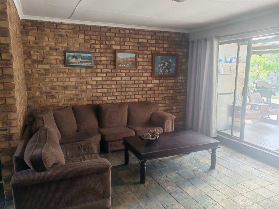 5 Bedroom Property for Sale in Eldoraigne Gauteng