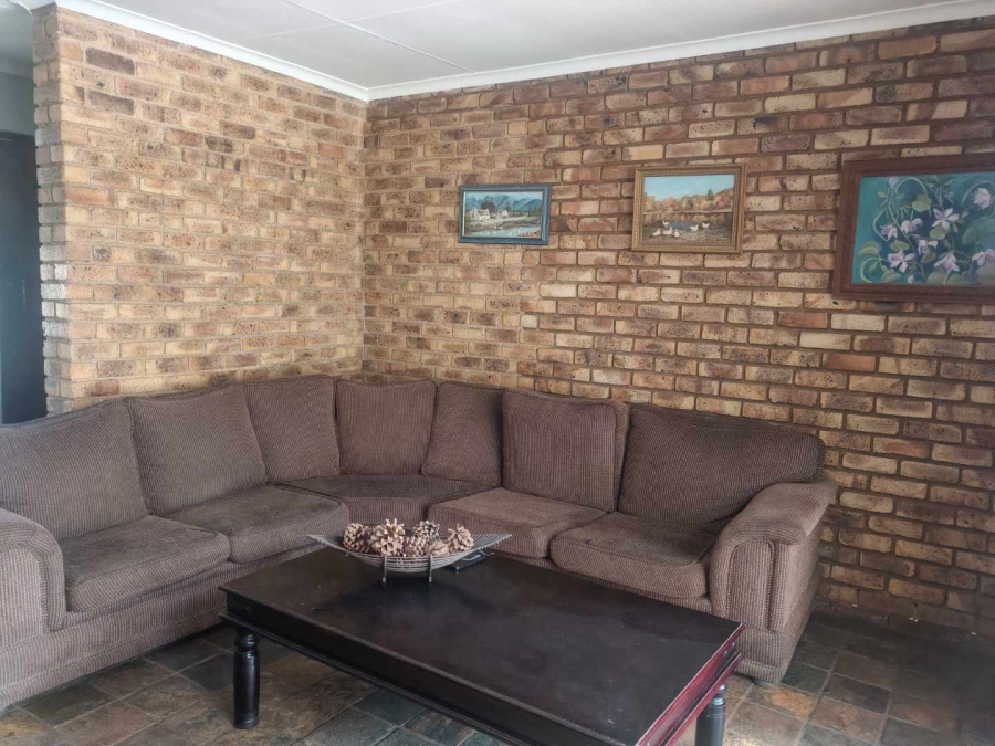 5 Bedroom Property for Sale in Eldoraigne Gauteng