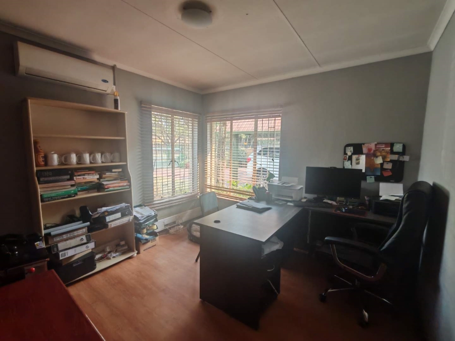 5 Bedroom Property for Sale in Eldoraigne Gauteng