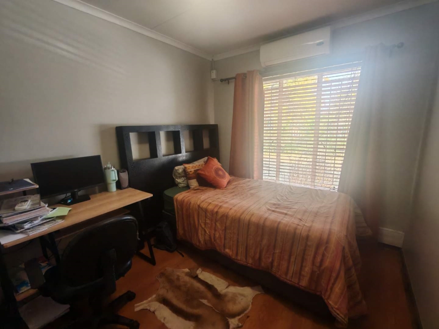 5 Bedroom Property for Sale in Eldoraigne Gauteng