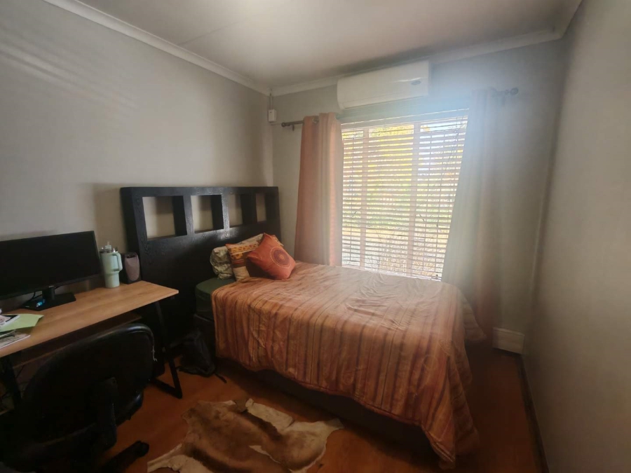5 Bedroom Property for Sale in Eldoraigne Gauteng
