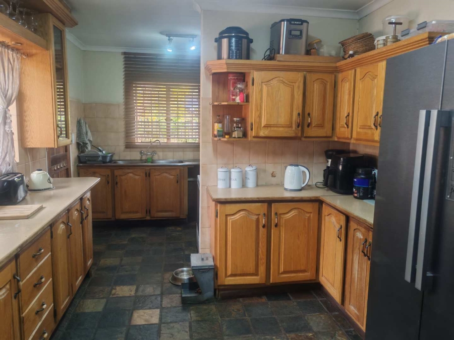 5 Bedroom Property for Sale in Eldoraigne Gauteng