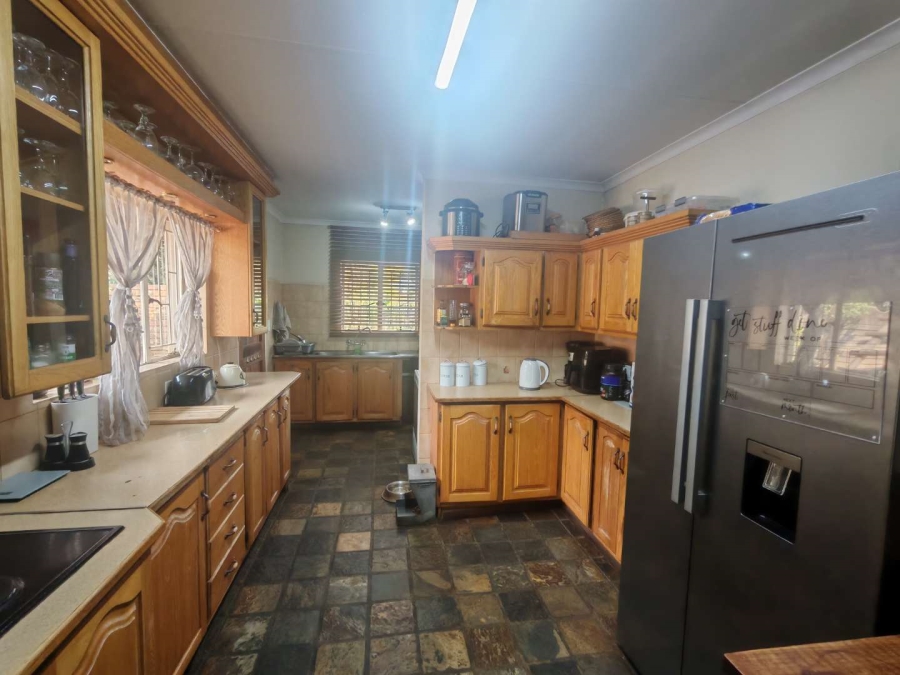 5 Bedroom Property for Sale in Eldoraigne Gauteng