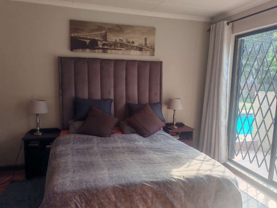 5 Bedroom Property for Sale in Eldoraigne Gauteng