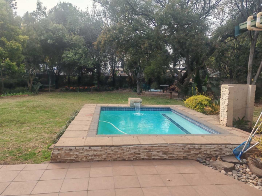 5 Bedroom Property for Sale in Eldoraigne Gauteng