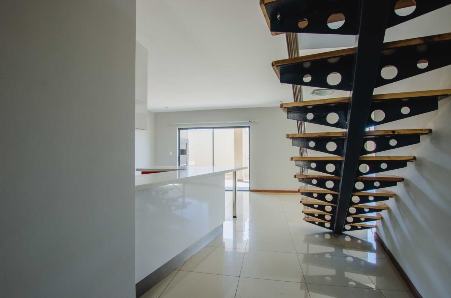 To Let 3 Bedroom Property for Rent in Glen Marais Gauteng