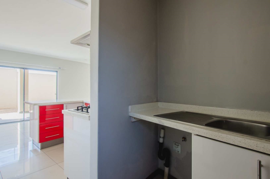 To Let 3 Bedroom Property for Rent in Glen Marais Gauteng