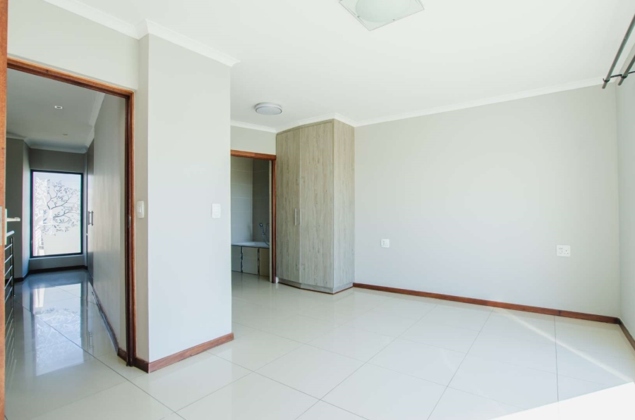 To Let 3 Bedroom Property for Rent in Glen Marais Gauteng