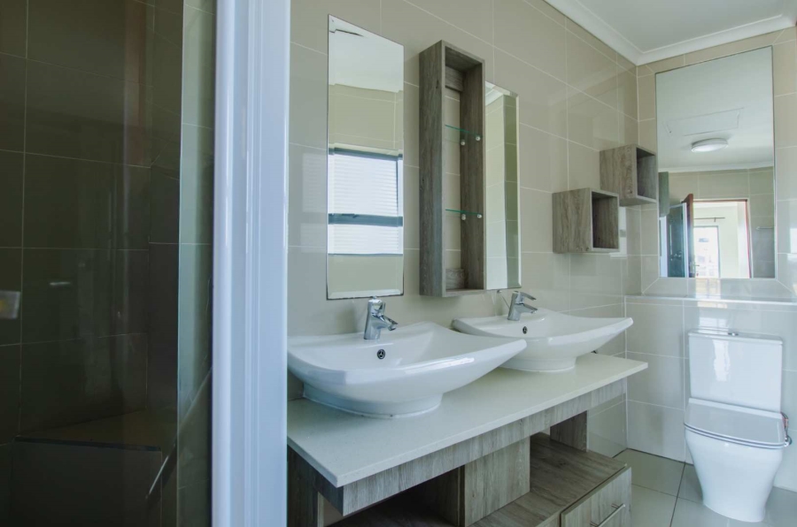 To Let 3 Bedroom Property for Rent in Glen Marais Gauteng