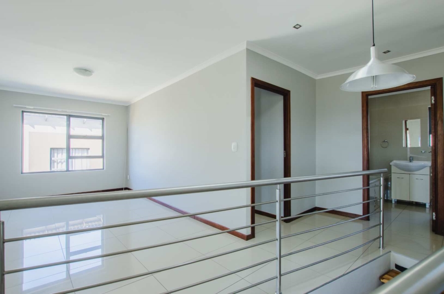 To Let 3 Bedroom Property for Rent in Glen Marais Gauteng