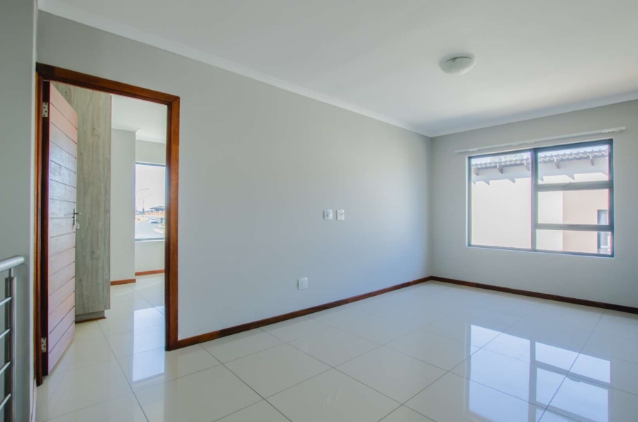 To Let 3 Bedroom Property for Rent in Glen Marais Gauteng