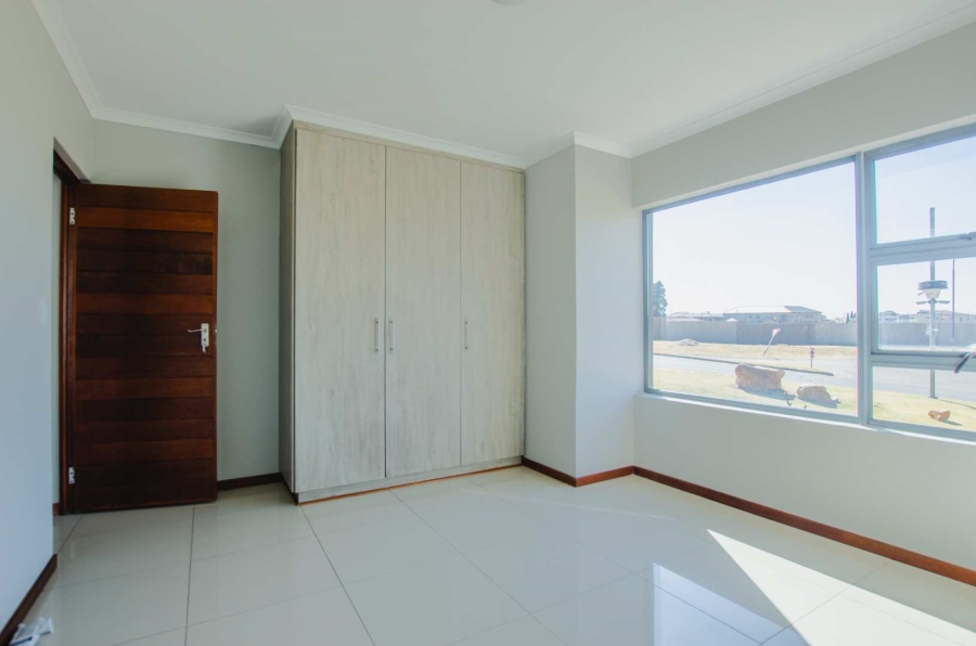 To Let 3 Bedroom Property for Rent in Glen Marais Gauteng
