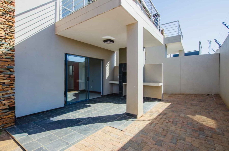 To Let 3 Bedroom Property for Rent in Glen Marais Gauteng
