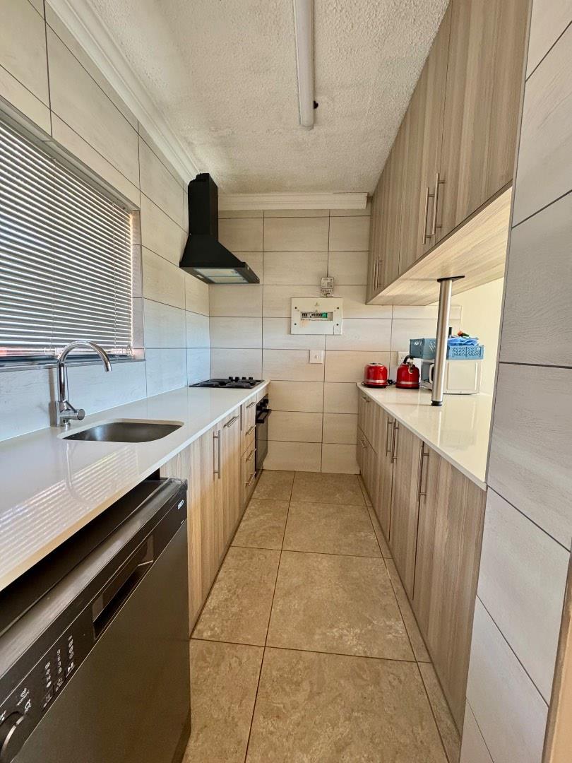 1 Bedroom Property for Sale in Pierre Van Ryneveld Gauteng