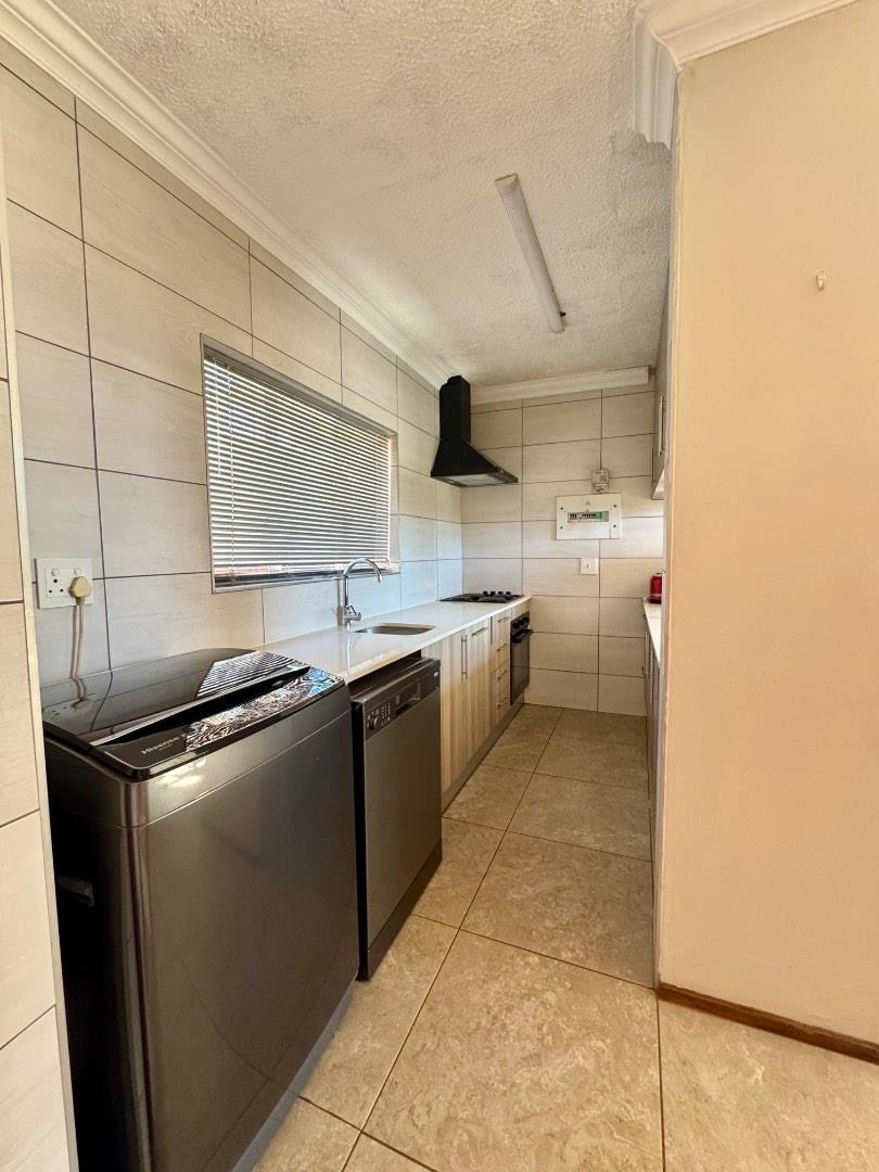 1 Bedroom Property for Sale in Pierre Van Ryneveld Gauteng
