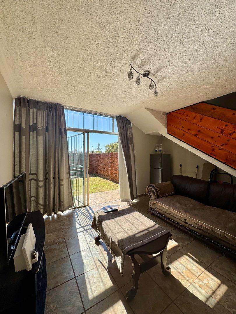 1 Bedroom Property for Sale in Pierre Van Ryneveld Gauteng