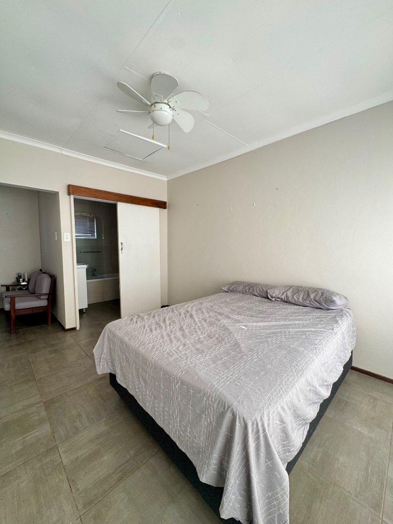 1 Bedroom Property for Sale in Pierre Van Ryneveld Gauteng